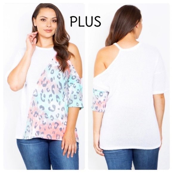 ๐PLUS SIZE. One Cold Shoulder Leopard Top - Picture 1 of 4